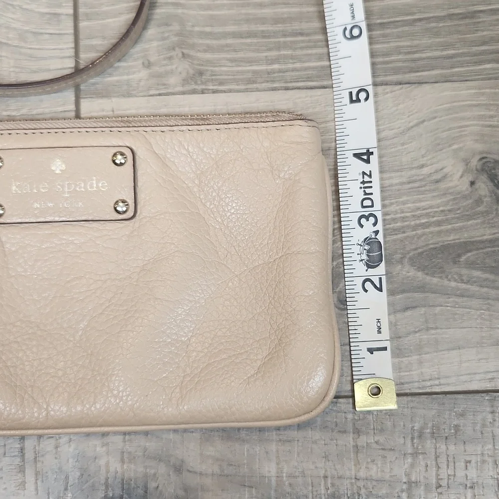 Kate Spade Leather Cream Wristlet with Navy Blue Interior‎